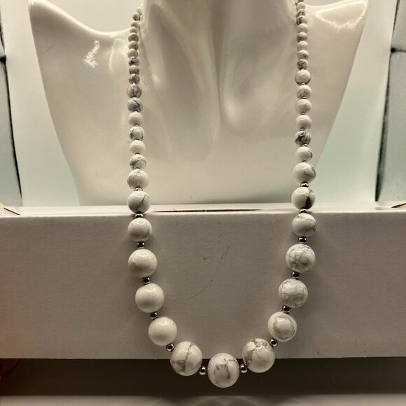 Howlite Gemstone Graduated 20 inch Necklace Handmade Brand New Gift Box included - Picture 8 of 15